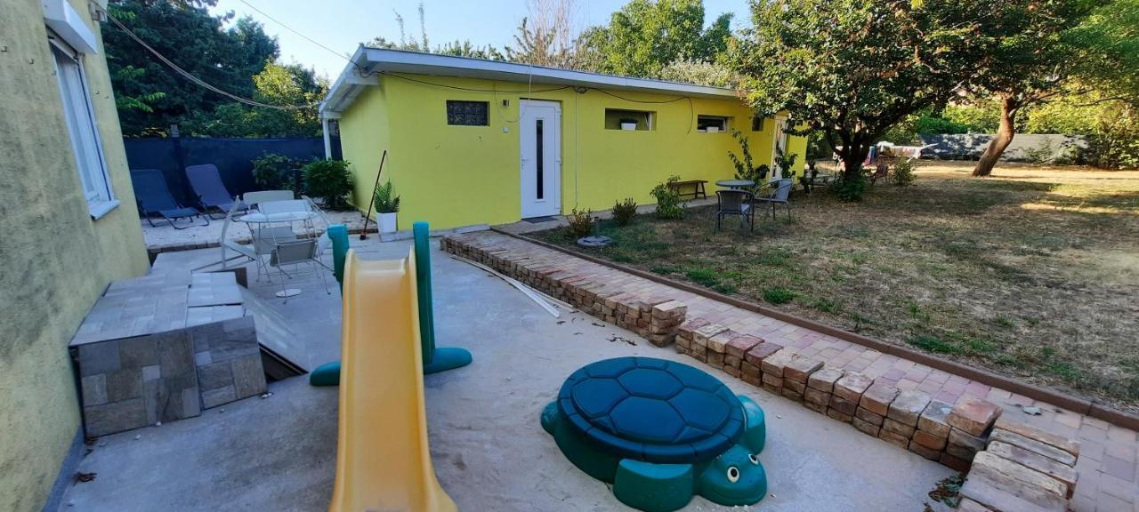 Hi-Bp Garden City Batsanyi Apartment 3 Rooms, Apartment Upstairs Near The City Train With Free Parking Budapest Bagian luar foto
