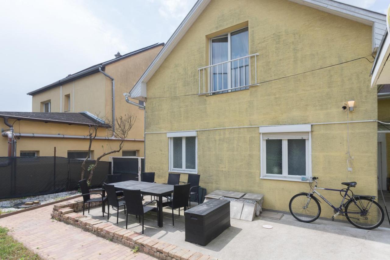 Hi-Bp Garden City Batsanyi Apartment 3 Rooms, Apartment Upstairs Near The City Train With Free Parking Budapest Bagian luar foto