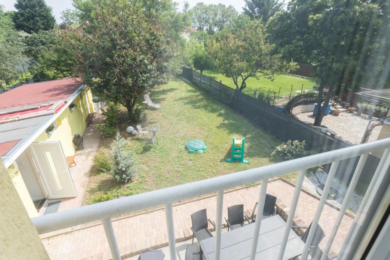 Hi-Bp Garden City Batsanyi Apartment 3 Rooms, Apartment Upstairs Near The City Train With Free Parking Budapest Bagian luar foto