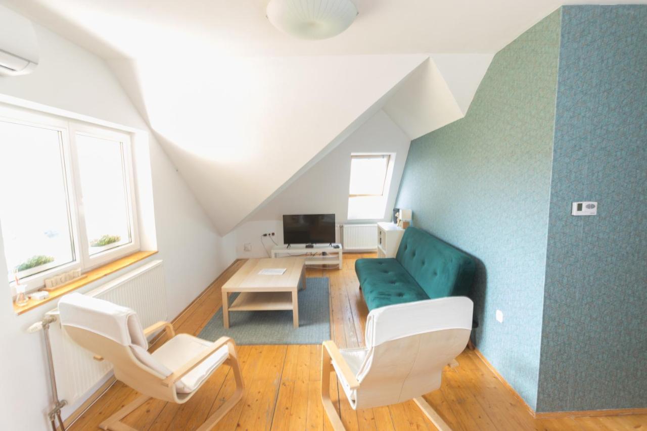 Hi-Bp Garden City Batsanyi Apartment 3 Rooms, Apartment Upstairs Near The City Train With Free Parking Budapest Bagian luar foto