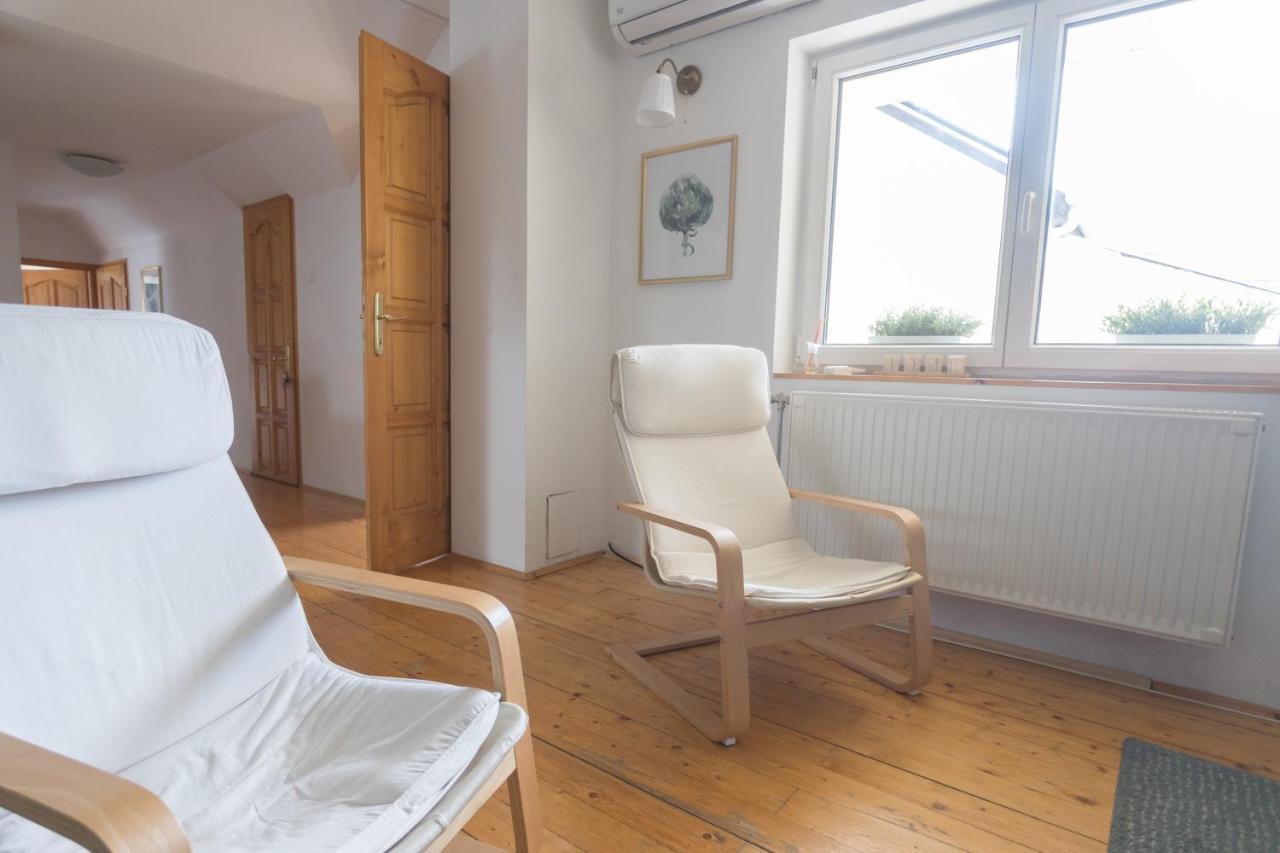 Hi-Bp Garden City Batsanyi Apartment 3 Rooms, Apartment Upstairs Near The City Train With Free Parking Budapest Bagian luar foto